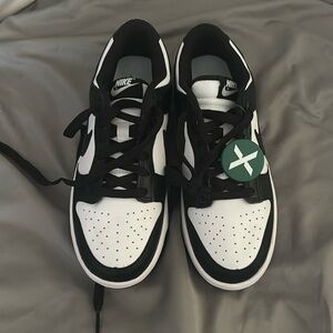 women’s panda nike dunks size 7.5